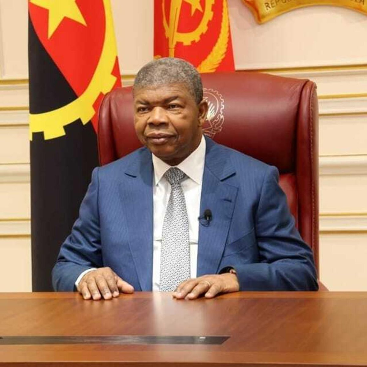 Rugira_H_Mirage's tweet image. ⛔️ Muri make:

-Perezida Paul Kagame, yaganiriye na Perezida João Lourenço wa Angola harebwa ibisubizo birambye kubibazo bigaragara muri Congo no gukomeza ubufatanye

-AFC/M23 yerekanye bimwe mu bikoresho yambuye ingabo za FARDC/FDLR birimo imbunda ziremereye n'indege z'intambara