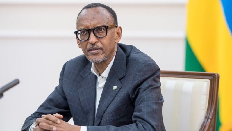 Rugira_H_Mirage's tweet image. ⛔️ Muri make:

-Perezida Paul Kagame, yaganiriye na Perezida João Lourenço wa Angola harebwa ibisubizo birambye kubibazo bigaragara muri Congo no gukomeza ubufatanye

-AFC/M23 yerekanye bimwe mu bikoresho yambuye ingabo za FARDC/FDLR birimo imbunda ziremereye n'indege z'intambara