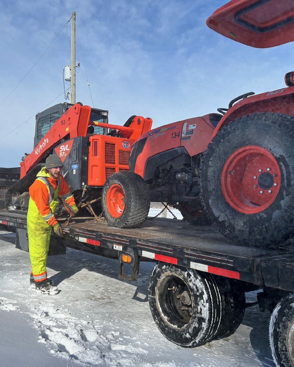 FlightLineGolf's tweet image. What does a golf course construction team do in winter? ❄️ We’re not on the course, but there’s plenty to do! Equipment gets tuned up, schedules are finalized, and materials are ordered. Winter prep keeps us ready for another big year — we can’t wait to see you out there! ⛳