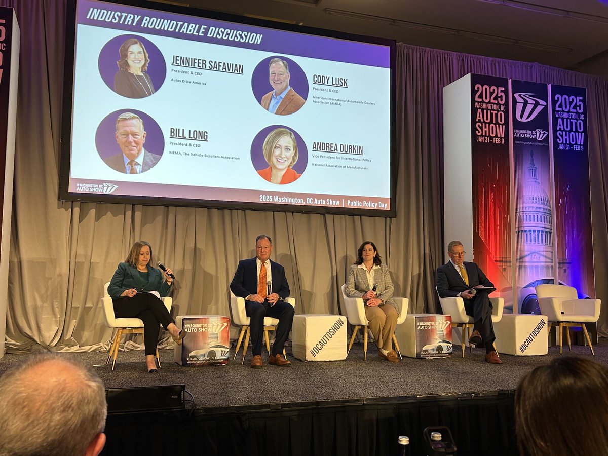 RachelRobIAm's tweet photo. #DCAutoShow great industry panel ⁦@AIADA_prez⁩ https://t.co/tbWCgOTXvF