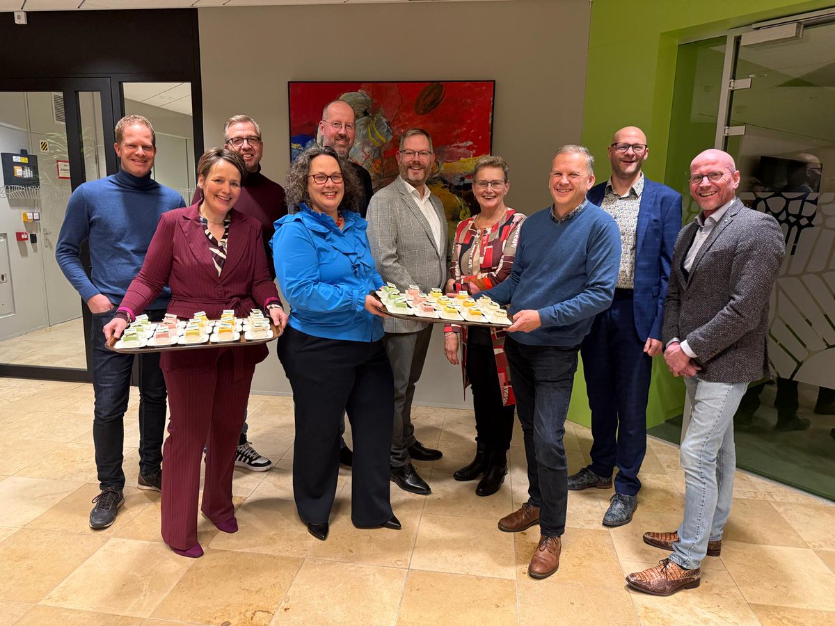 <a href="/christenunie/">ChristenUnie</a> bestaat 2️⃣5️⃣ jaar! Daarom deze lekkere traktatie tijdens de raadsvergadering in #Oldebroek 
#teamcu