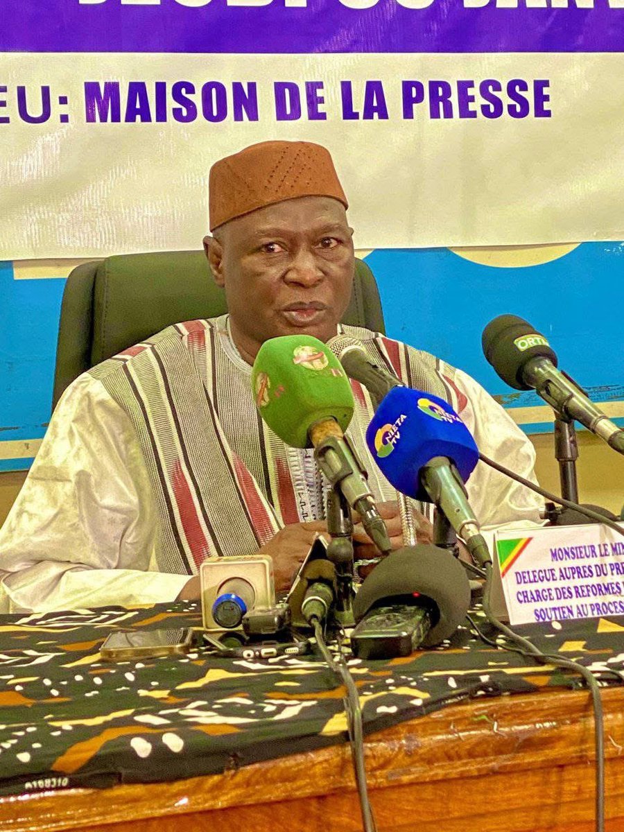 AssoBlogMali's tweet image. Le 30 janvier 2025, l&apos;ABM a assisté à un atelier sur les réformes politiques et électorales au Mali.
Les discussions ont abordé la nouvelle Constitution et des innovations pour l&apos;enrôlement des électeurs. Cet événement a mis en lumière l&apos;importance des médias dans la démocratie.