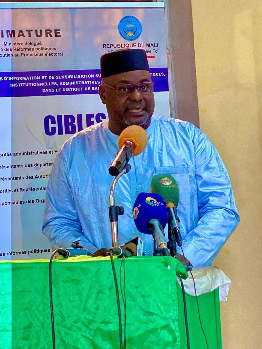 AssoBlogMali's tweet image. Le 30 janvier 2025, l&apos;ABM a assisté à un atelier sur les réformes politiques et électorales au Mali.
Les discussions ont abordé la nouvelle Constitution et des innovations pour l&apos;enrôlement des électeurs. Cet événement a mis en lumière l&apos;importance des médias dans la démocratie.