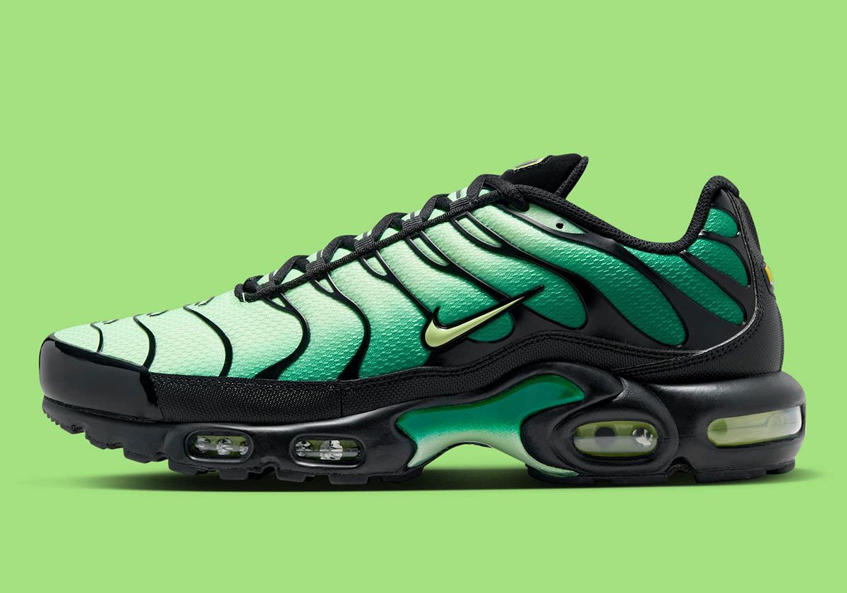 nike air max plus 2 electric green