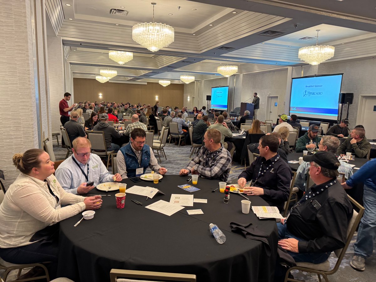BaldBipartisan's tweet image. Baldly Bipartisan had a great time talking to leaders in Michigan's agriculture industry at the @MIPotatoes winter meeting in Grand Rapids today.

Public policy, politics, and...potato chips!

mipotato.com
baldlybipartisan.com