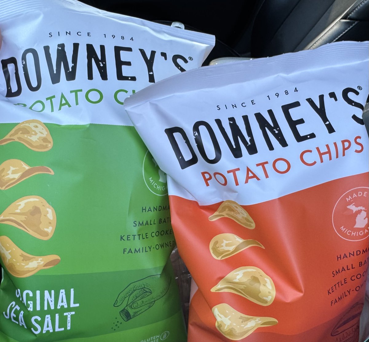 BaldBipartisan's tweet image. Baldly Bipartisan had a great time talking to leaders in Michigan's agriculture industry at the @MIPotatoes winter meeting in Grand Rapids today.

Public policy, politics, and...potato chips!

mipotato.com
baldlybipartisan.com