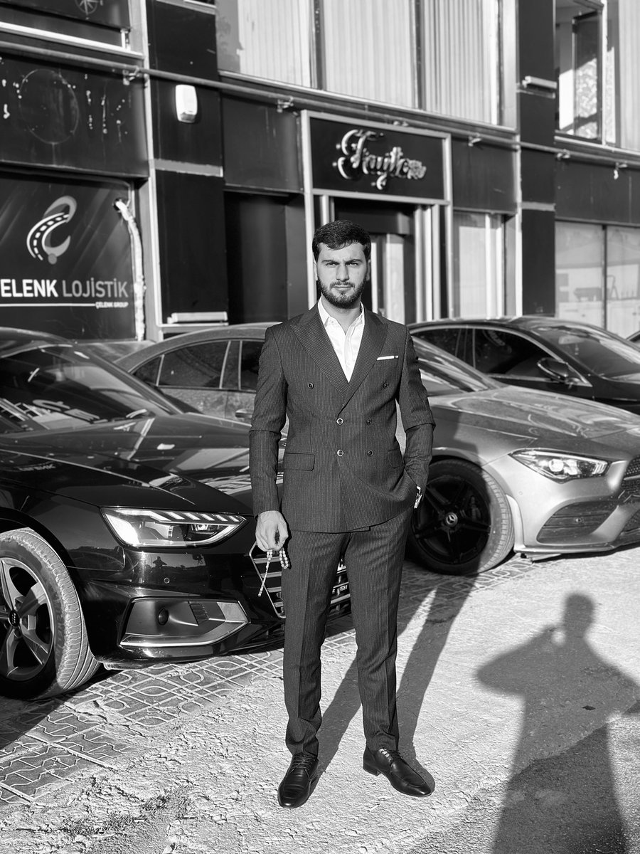 Yigit yaralı olur yinede dağ gibi durur.