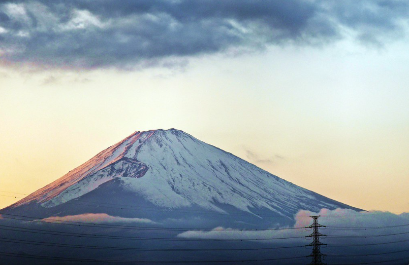 Mt_Fujiyama_tap's tweet photo. 🌟 Hi, Fujiyamatap lovers! 🗻  
📅 January 2025 is coming to an end.  
🤔 Did you spend the month of January meaningfully?  
🚀 Let's go even higher in February! ⛰️✨

#fujiyamatap🗻 
#DonaldTrump 
#ElonMusk 
#t2e https://t.co/nO1TwjMMTC