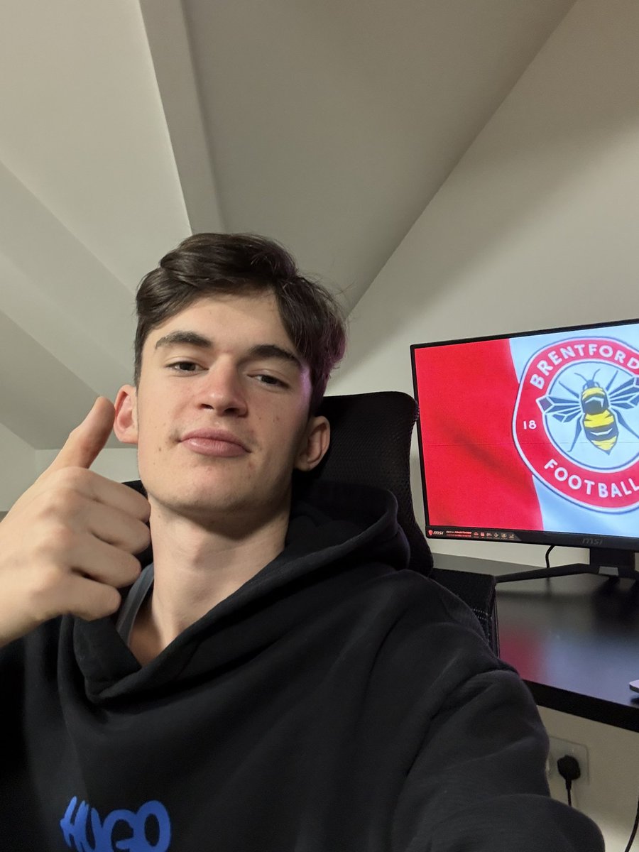 Qualified for the £100,000 ePremier League Finals !!!!!

I’ve finally got something to show for my hard work. 

I honestly can’t thank <a href="/RumiTFIFA/">RumiT</a> enough for all of the help. Just incredible. <a href="/Hojfeldt9/">Jeppe Højfeldt</a> turned my mentality around in the past months.

Hard work always pays off.
