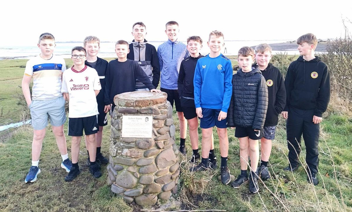 Mr Boardman’s Running Club 🏃🏼🏃🏽‍♀️

Our running club took a trip to the coast tonight and enjoyed a steady run around the back o' the hill in preparation for tomorrow's school cross country races. Well done everyone, and good luck for tomorrow!
