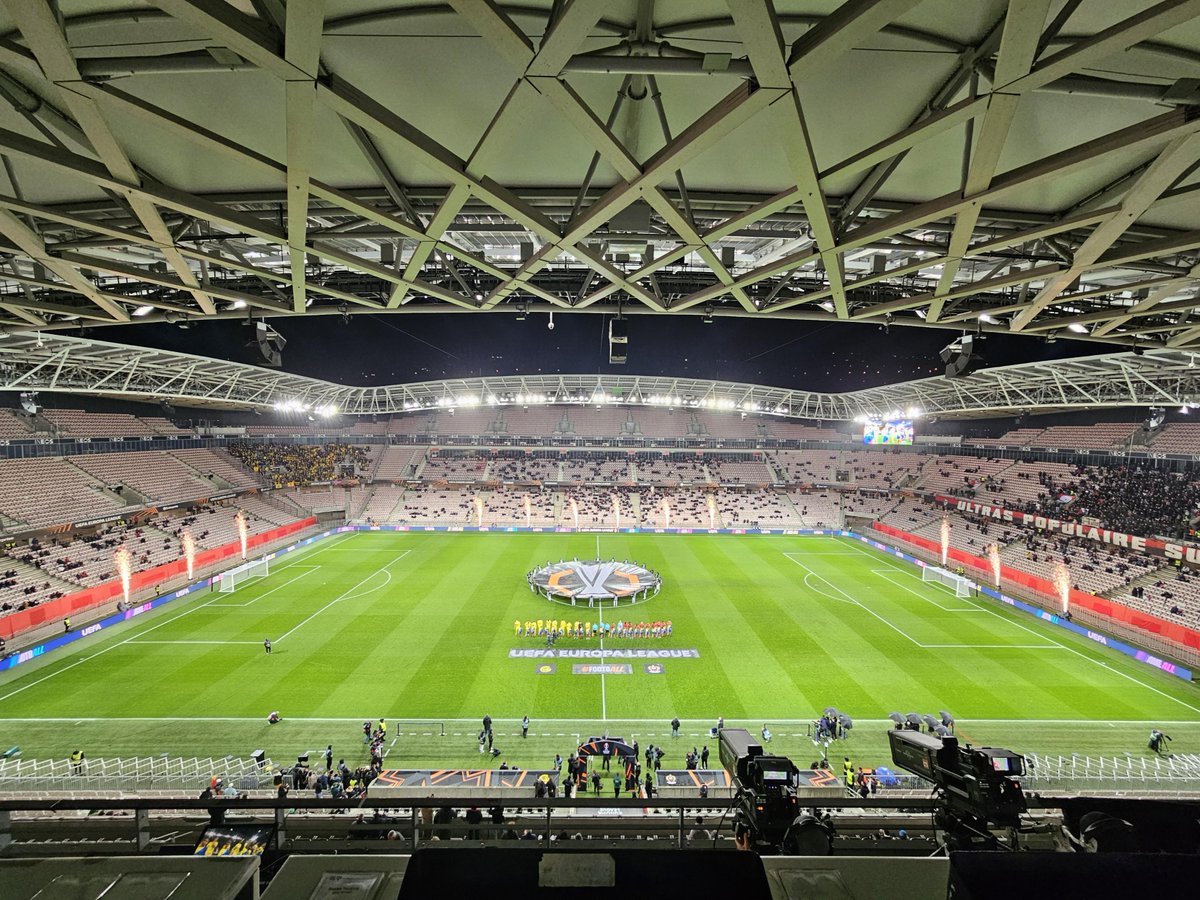 RMCsport's tweet photo. 👻 L'affluence à Nice ce soir pour OGCN-Bodø/Glimt : 4 200 spectateurs, dont 800 supporters norvégiens
https://t.co/l1bEtKjpCw https://t.co/ulk20pUSIo