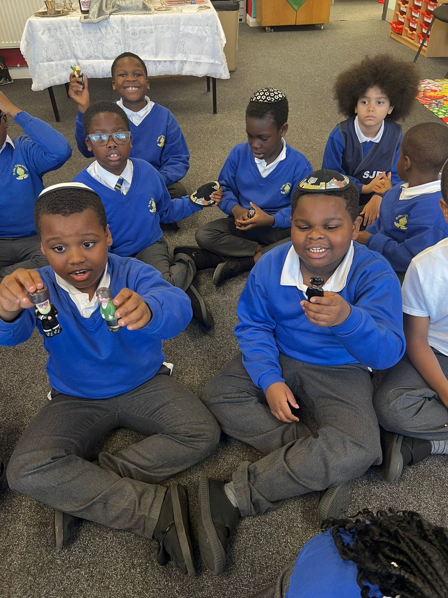StJohnFisherCPS's tweet photo. Year 3 delved into the fascinating world of books and writing in Judaism. The children loved learning about sacred texts and the significance of storytelling. https://t.co/51T2W48Q8N