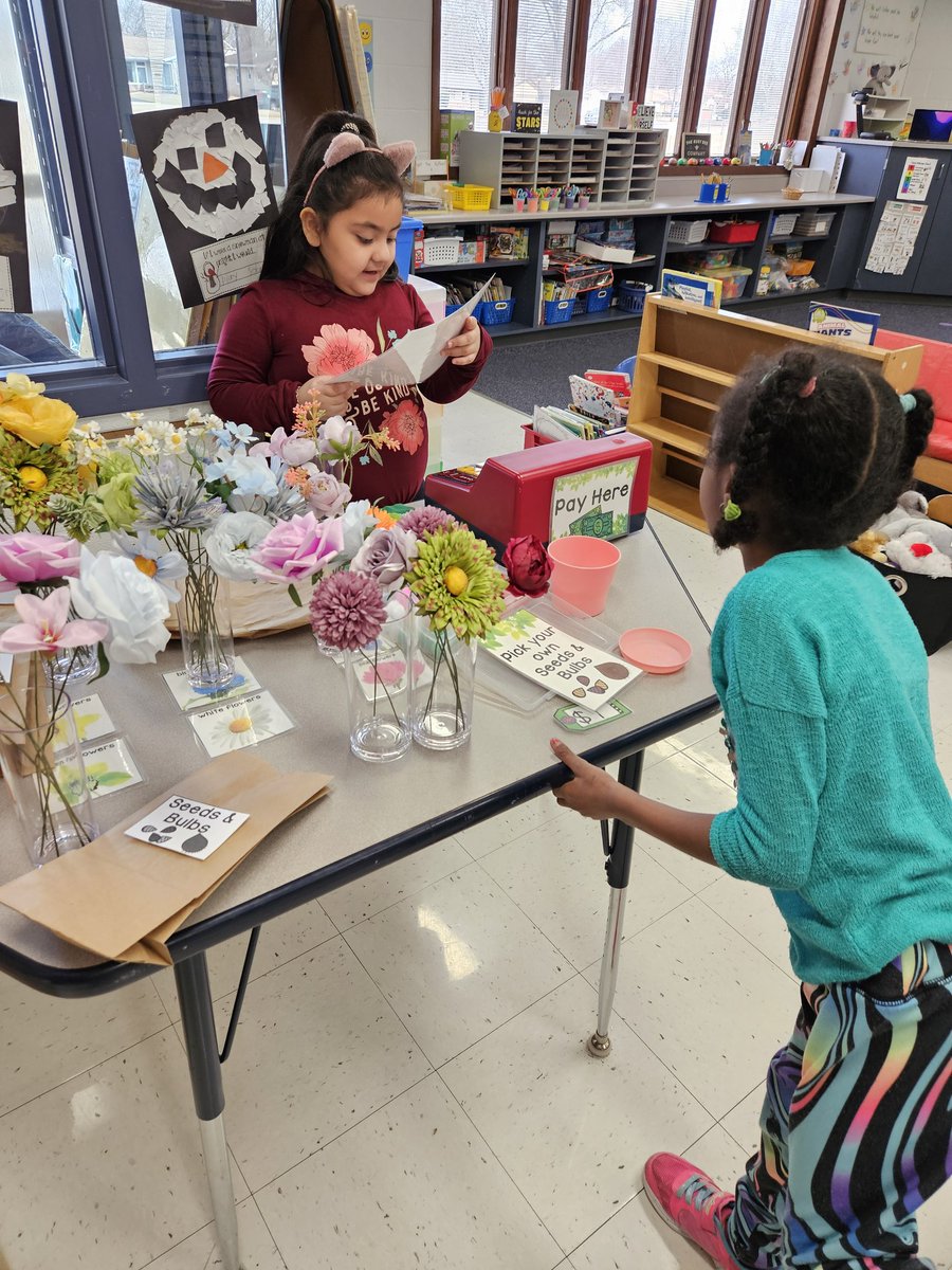 It's super exciting to see  kindergarteners integrating play into  curriculum with centers. Thank you for the invite, Ms. Urban.
 <a href="/D59SaltCreek/">Salt Creek Elementary</a> <a href="/CCSD59/">CCSD59</a>