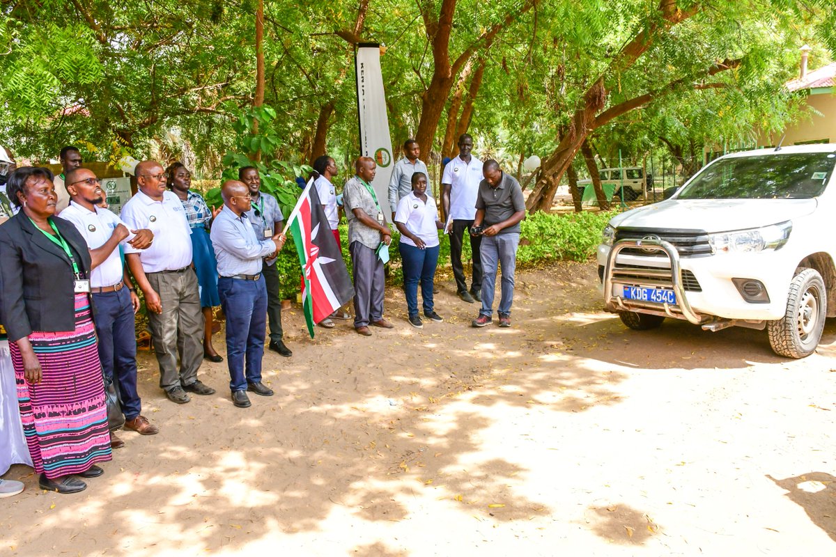 KEFRIHQ's tweet photo. ILO-Funded Project to Turn Prosopis into an Economic Asset in Turkana
Turkana County has launched a Ksh 30 million ILO-funded project implemented by KEFRI to manage Prosopis juliflora sustainably.The initiative aims to restore degraded land, create green jobs &amp; support livelihood https://t.co/j8W70R9xFO