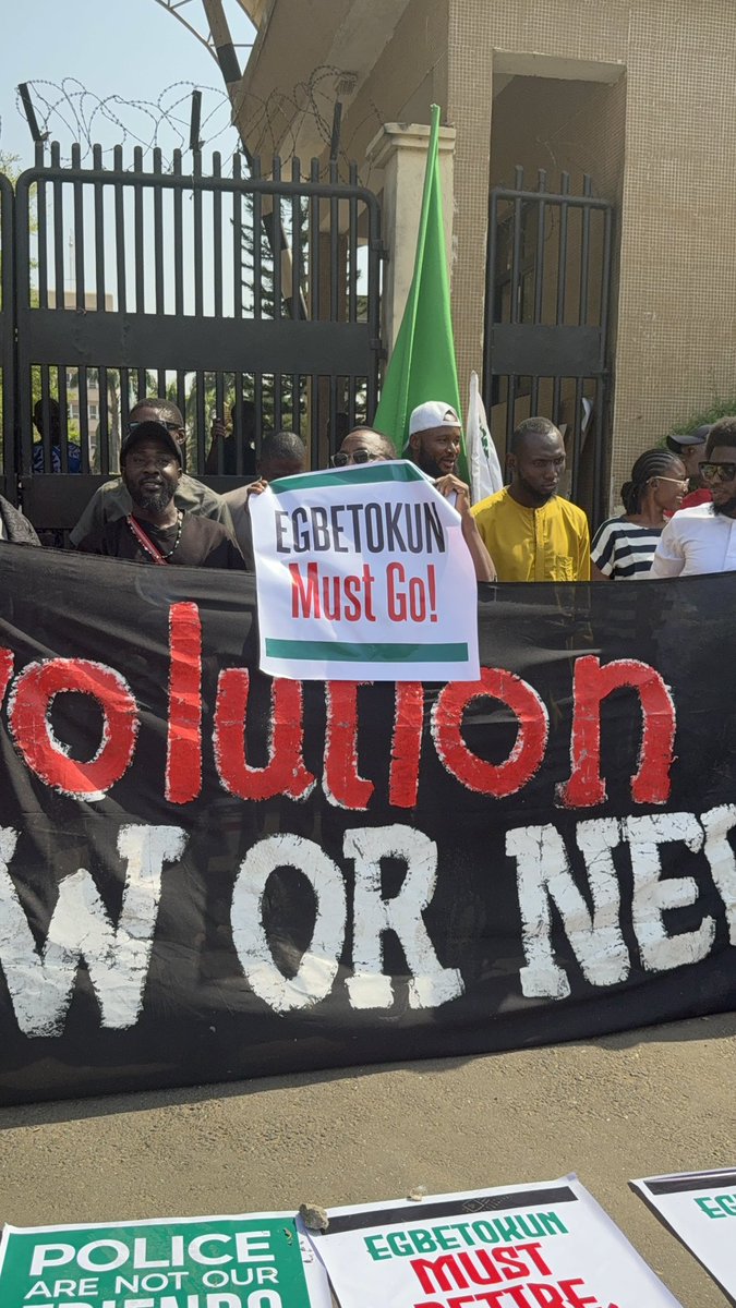Officialb0sman's tweet photo. It is very unfortunate that, the Nigerian government has soaked the citizens mentality to accept cheating a big time corrupt practices as a norms. Why are we not opening all our organs to notice the bad stimulus of greedy bodies called government why?
#Sounfortunate #viral https://t.co/9iFX3ONSHU