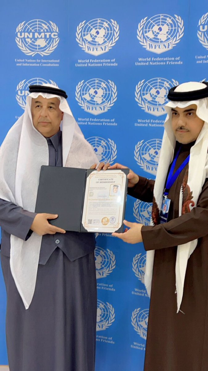 تسلمت مساء اليوم من المدير الإقليمي في المملكة العربية السعودية لمنظمة الأمم المتحدة للإعلام والتدريب UN mtc المهندس عباس البراهيم ، العضوية وشهادة الدكتوراة الفخرية من المنظمة للعطاء   الممتد لأكثر من أربعون  عاما في مجال الإعلام  السعودي وذلك بحضور العديد من الزملاء الإعلاميين