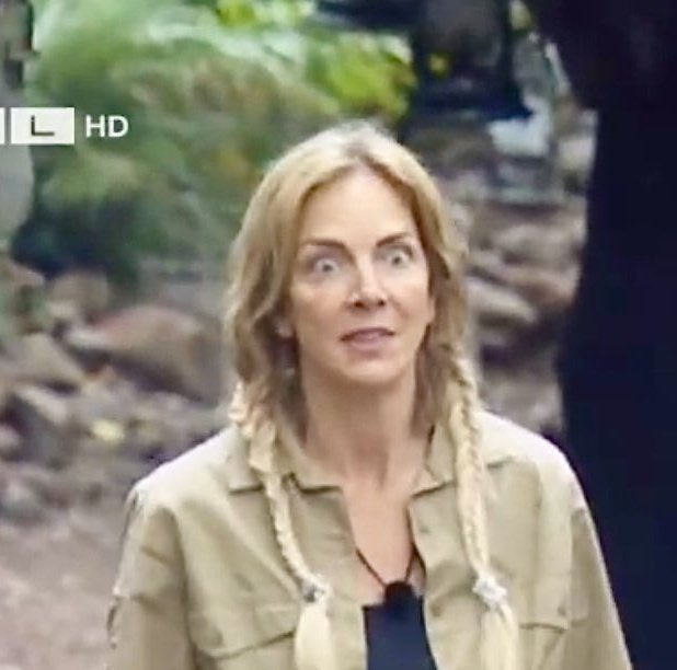 Dass Sam daneben stand, als sie die Blume zerpflückt hat, macht die ganze Situation noch besser #ibes