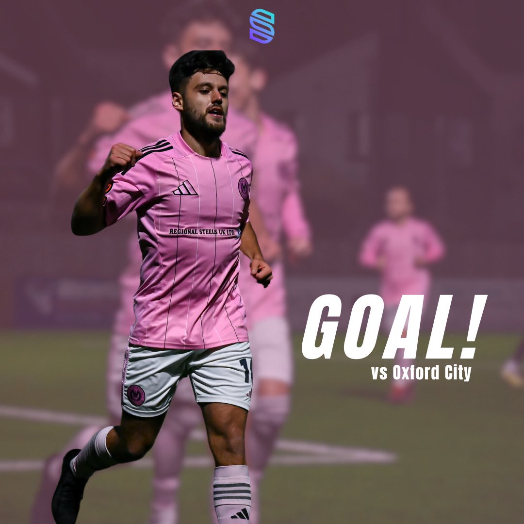 InterSportsUK1's tweet photo. 🔥 𝙎𝙩𝙚𝙛𝙖𝙣 𝙈𝙤𝙡𝙨 𝙘𝙖𝙣'𝙩 𝙨𝙩𝙤𝙥 𝙨𝙘𝙤𝙧𝙞𝙣𝙜 🔥

He found the net again in a dominant 5-0 win over Oxford City, taking his tally to 16 goals this season. 

 A standout season for a top-class finisher! 💪⚽

#StefanMols #SM10  #MolsMagic #ISMUK https://t.co/enmgTu4mSz