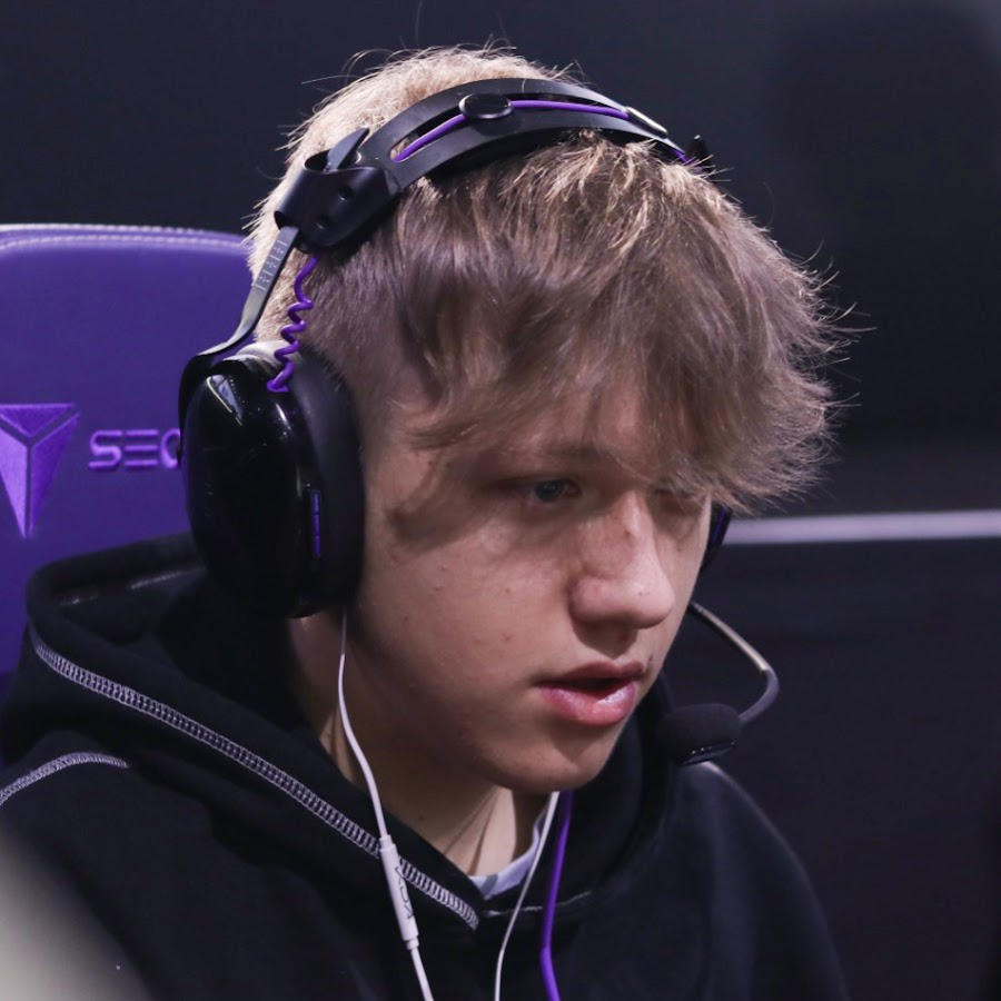 29nikkey's tweet photo. "Rezon Ay'' rastet aus! 😡

Nach einem Fortnite-Grief gegen ihn verliert Rezon die Nerven und beleidigt seine ehemaligen Mates Noahreyli, JannisZ &amp; ChapFNR als ''Hurensöhne''. 

Der Beef eskaliert – wird es eine Reaktion geben? 🔥 https://t.co/1iNcMwI6gT