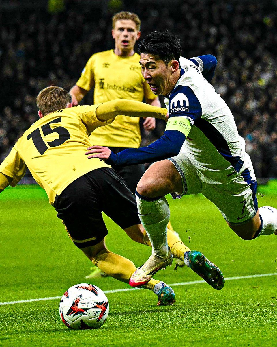 LiveScore tweet media