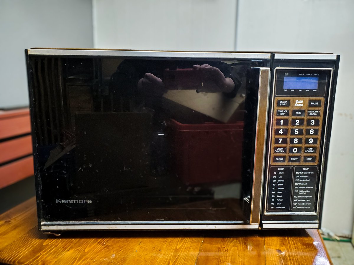 The David City break room microwave finally called it quits 😢

When we bought it:
- 🛠️ A 2x4-8’ was $1.29
- 🇺🇸 Ronald Reagan was President
- 🎶 Bette Davis Eyes was the #1 song

What year was it? 🤔⏳

Need a new appliance? —stop in and shop today! 🔥📍#SackLumber