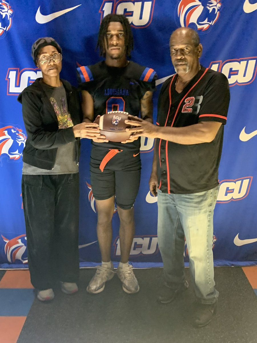 Lance hayes (@lancehayes21) on Twitter photo What a wonderful visit @LCUfootball
Thank you <a href="/Coach_TYoung/">Tyren Young</a> And <a href="/CoachJZGraham/">Joshua Graham</a> for letting me stop by‼️ What a wonderful visit @LCUfootball
Thank you <a href="/Coach_TYoung/">Tyren Young</a> And <a href="/CoachJZGraham/">Joshua Graham</a> for letting me stop by‼️