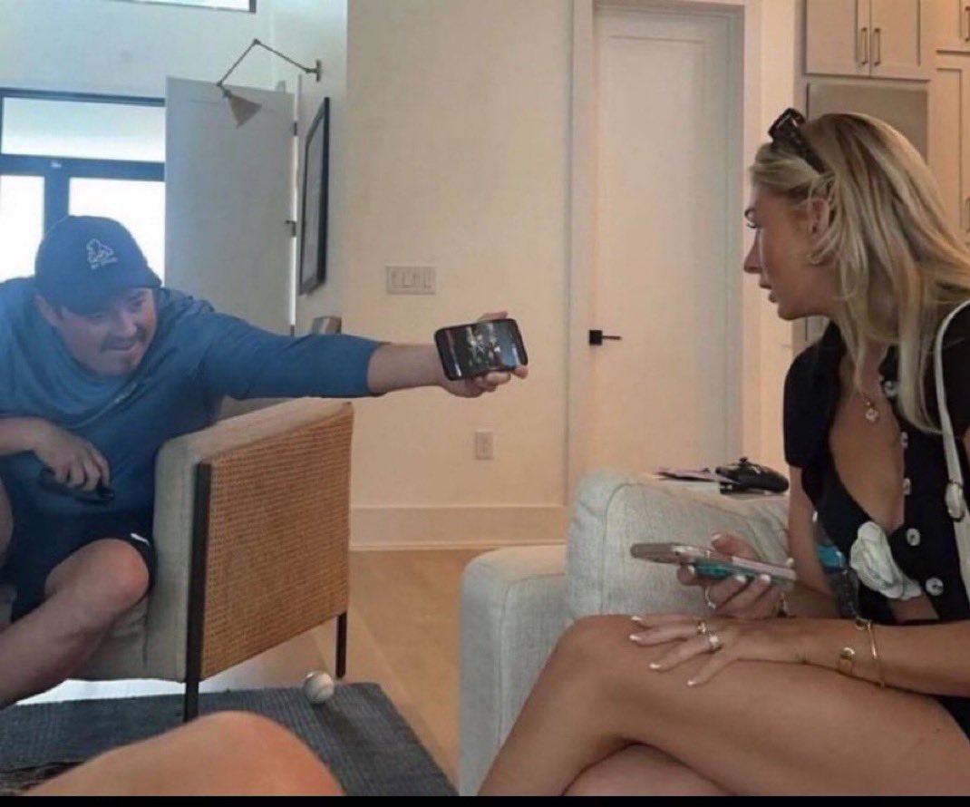 Radical Red Wing tweet media