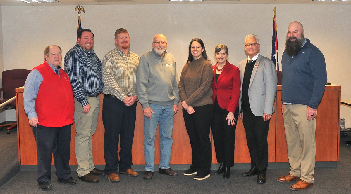 OHCounties's tweet image. Congratulations to former Wayne County Commissioner &amp;amp; CCAO Board Member Ron Amstutz, who completed an impressive 49 years of dedicated public service to the people of Wayne County!

#StrongerCountiesStrongerOhio