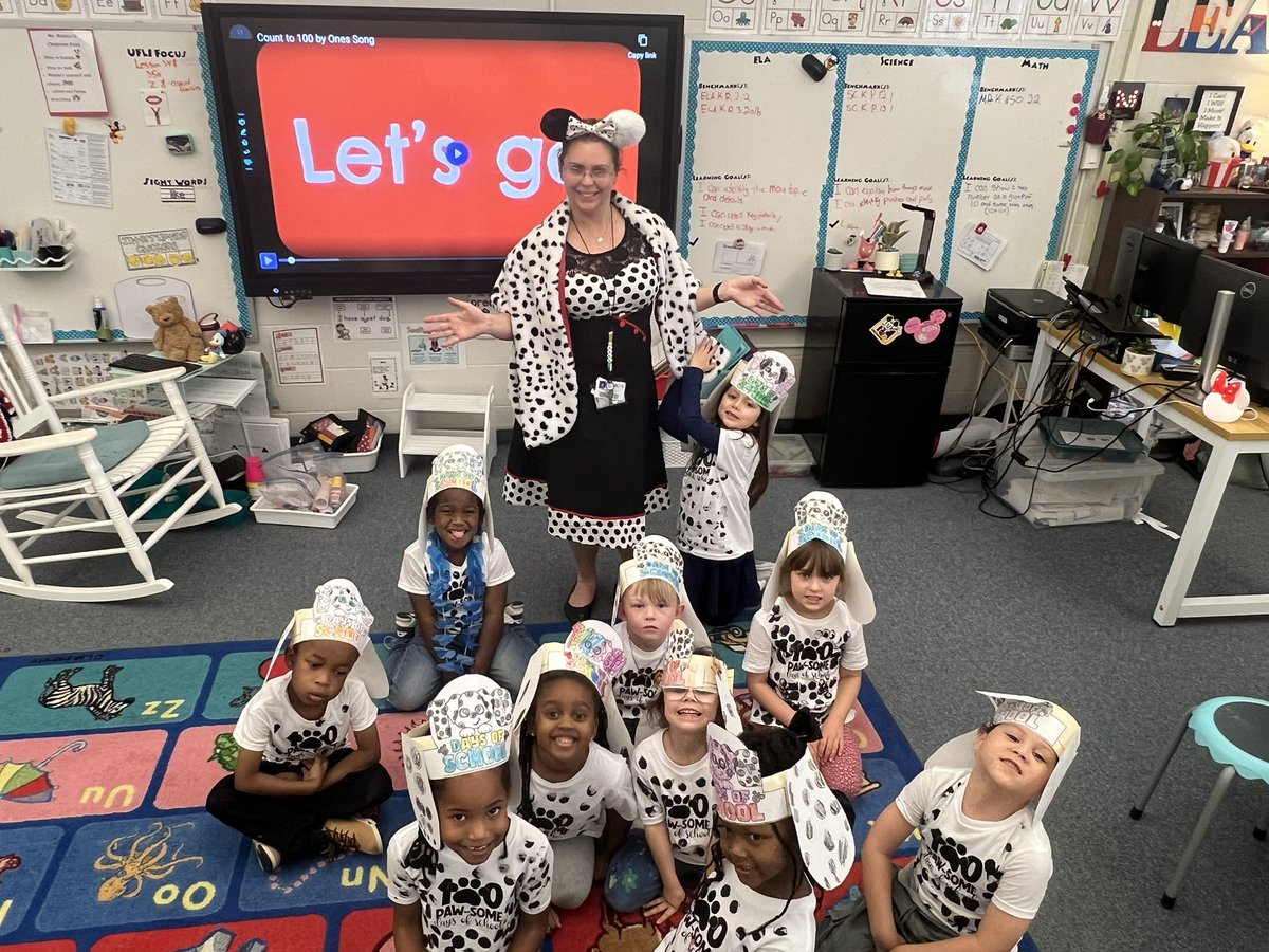 msmanucciKinder's tweet photo. Celebrating 100 days of school @rcepride with Dalmatians!!! https://t.co/usgsGy04ot
