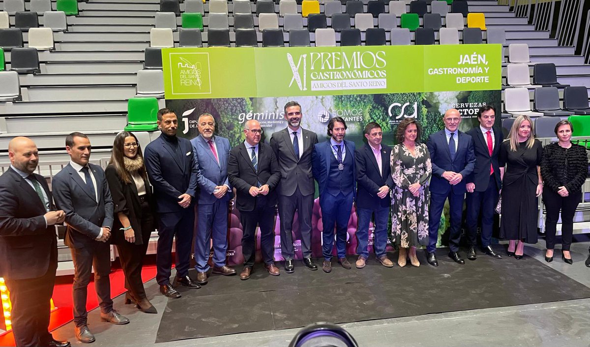 Esta noche, en los #XIPremiosAmigosdelSantoReino de #Jaén, se ha vuelto a ver el magnífico sector #agroalimentario con el que contamos en #Andalucía. 

¡Enhorabuena a <a href="/AGSANTOREINO/">Amigos del Santo Reino</a> y a todos los premiados! Ellos son también #MarcaAndalucía.