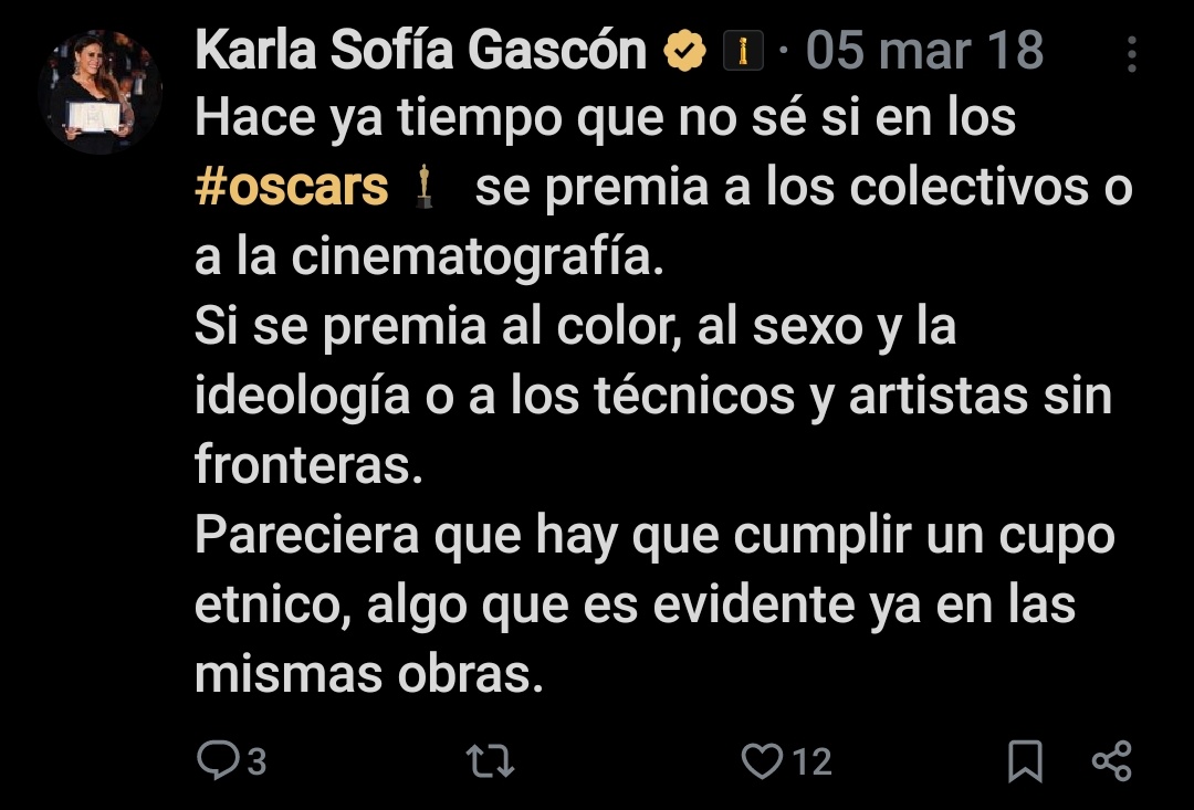 MrDiegoPerez11's tweet photo. Le están saliendo un puño de tweets a Karla incluso donde se burlan de los #Oscars por ser tan inclusivos!!!
Wey el balazo en el pie que se está dando!
Le toca soportar https://t.co/unEgAhDuaY