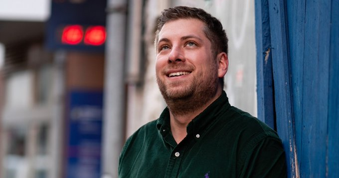 DemokratieV's tweet image. Wenn Leute, die seit 25 Jahren in der CDU sind, jetzt ihr #Parteibuch zurückgeben, sollte die #CDU langsam mal ans Denken kommen. Denn die Menschen eint ein Gedanke: dieser Weg ist für die Demokratie gefährlich, man stimmt nicht mit der AFD.

#MerzVerhindern  #CDUistUnwaehlbar