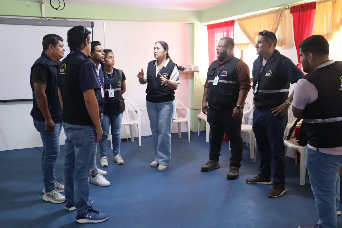 CNEGalapagos's tweet photo. #CNEInforma 🗳️🇪🇨 |

📌 Nuestra Directora @VeronicaGCNE y delegados de la Junta Provincial Electoral inspeccionaron el Centro de Digitalización de Actas (CDA) y la bodega electoral, verificando el cumplimiento de los protocolos para las #Elecciones2025Ec. https://t.co/vNzpyACd9x