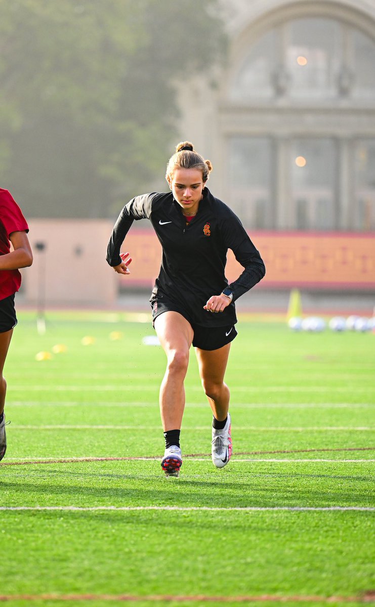 USC_WSoccer's tweet photo. Always honing our craft 😤✌️

#FightOn x 𝗧𝗛𝗘 𝗣𝙇𝘼𝗖𝗘 𝗧𝗢 𝗕𝗘 https://t.co/PGmNHi0TQf