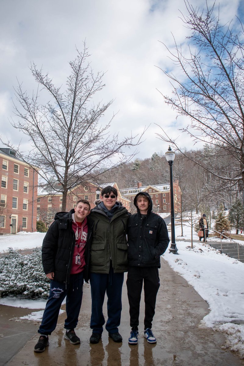 UMassAmherst's tweet image. First day energy 🎉🚀⚡️

#SpringSemester