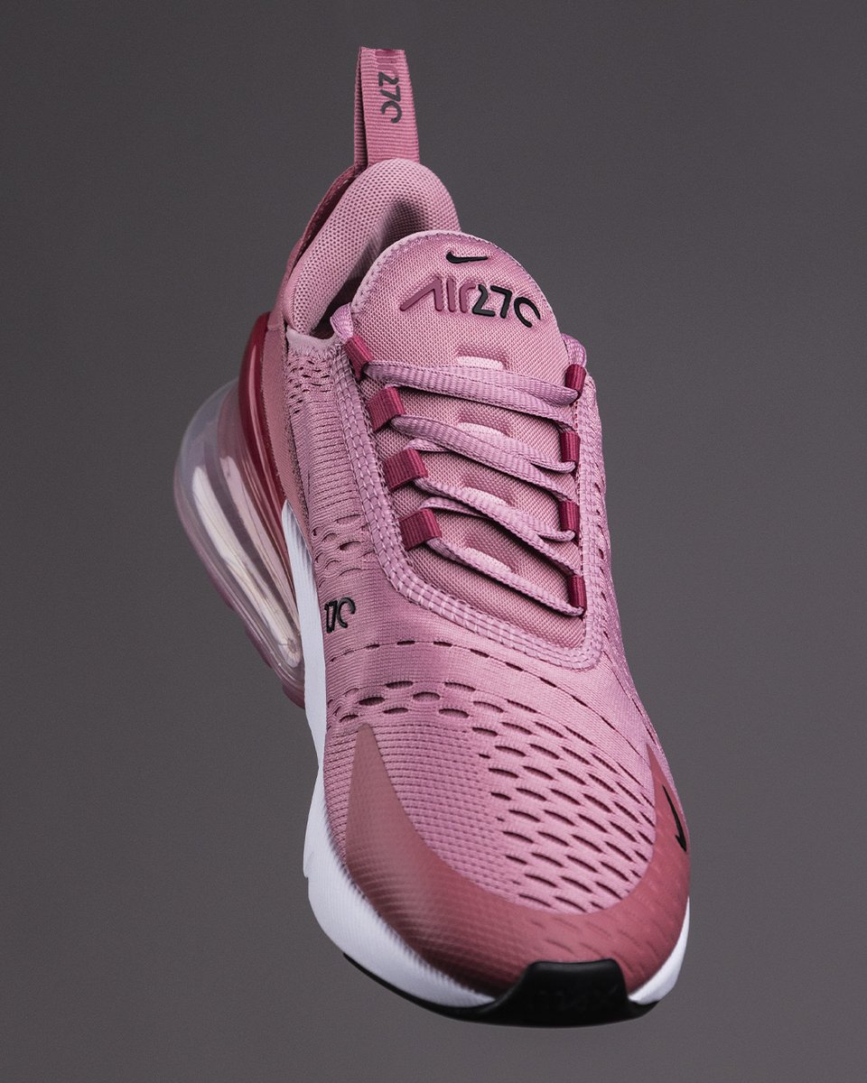 topsnbottomsusa's tweet image. Air Max 270 "Elemental Pink" is now available online and in-store. Don’t miss this iconic drop - shop now! 💙🔥 ⁠
⁠
#AirMaxPlus #HyperBlue #NikeAirMax #Sneakerheads #StreetwearStyle #TopsAndBottomsExclusive #KickGameStrong