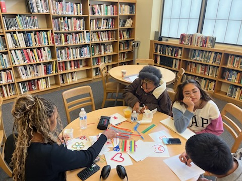 PasHSBulldogs's tweet photo. Here are some additional photos from this mornings Pasadena High School reopening.

It's such a good feeling for our Bulldogs to be back on campus. 

#pasadenahighschool #pasadenaproud #PHSstrong @pusdfaces @pasadenaunified https://t.co/J5MrEDGIUV
