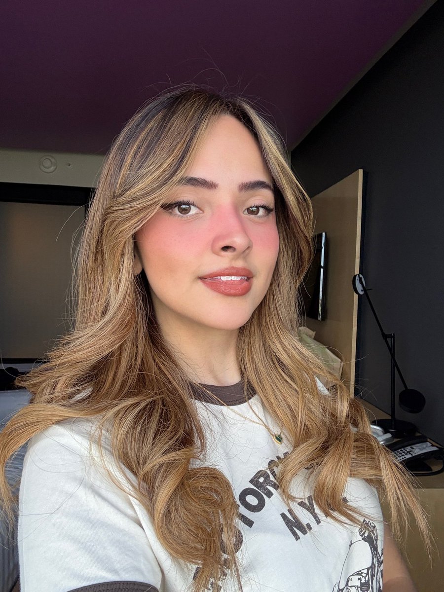 vickypalami's tweet photo. no había enseñado el nuevo look por acá https://t.co/sLzCq8RAi8