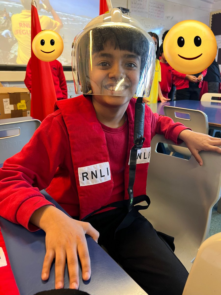 Year 3 &amp; 4 have been learning about the importance of staying safe near water today with the help of <a href="/RNLI/">RNLI</a> volunteer Alan. <a href="/CliftonPrim/">CliftonPrimary</a> <a href="/CliftonCoHead/">Dr Allen</a> <a href="/SportAtClifton/">Mr Lamprey</a> <a href="/mrsawyer3s/">Mr Sawyer</a>