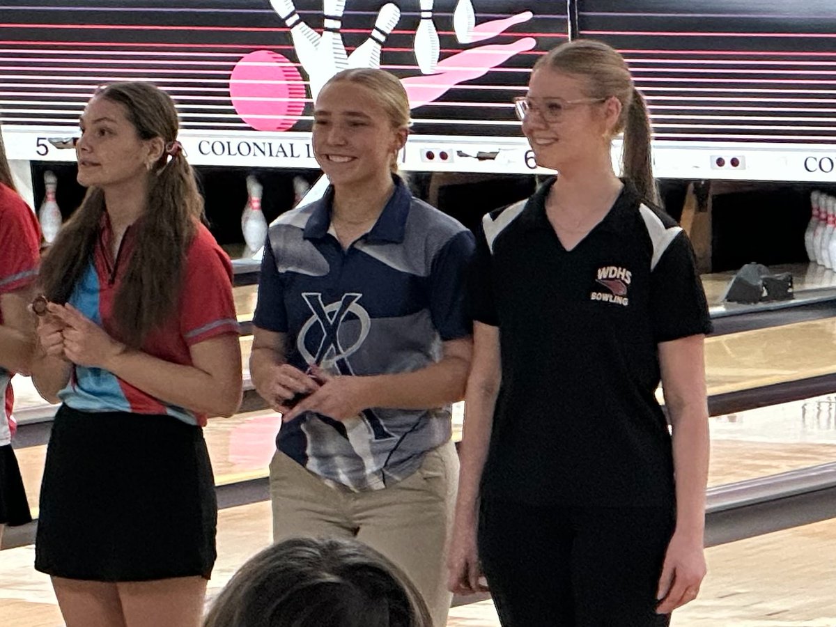 XavierSaintsAD's tweet image. 🎳 At the MVC Mississippi Divisional, Aubrey Sires finished 2nd by just 1 pin with a 409 in her 2-game set (1st place: 410)! Jack Lammers also had a strong performance, finishing 8th. Great work, Saints!  #XavierBowling #GoSaints