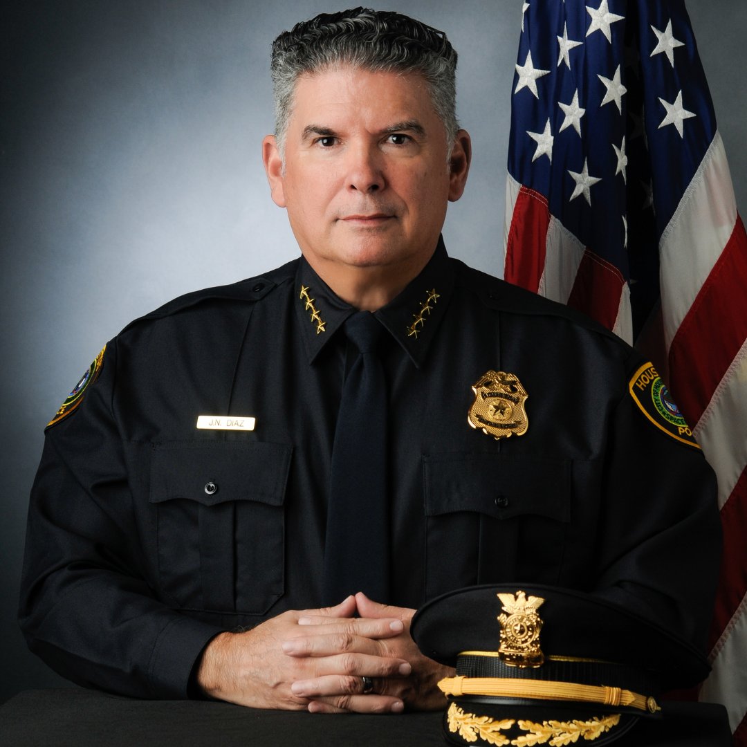 uhdowntown's tweet photo. Meet Houston Chief of Police, J. Noe Diaz. Learn more about the UHD alum's journey from UHD Police Academy to Texas' largest law enforcement agency by following the link.
Read the full story on UHD News: https://t.co/LfjTOCuCtj
#UHDalum https://t.co/qH2Qz4OKeH