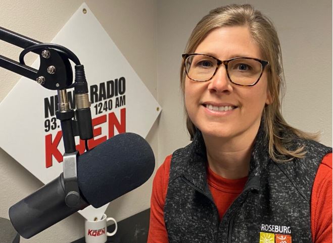 CityOfRoseburg's tweet image. Parks &amp;amp; Recreation Coordinator Tracy David went on News Radio 93-9 FM/1240 KQEN today to discuss kicking off the Discover Roseburg 14 Land of Umpqua Geocache Series Saturday, 9 am - 2 pm: shorturl.at/UzUTv.

Learn more: shorturl.at/n8AVD
#parks #gogeocaching