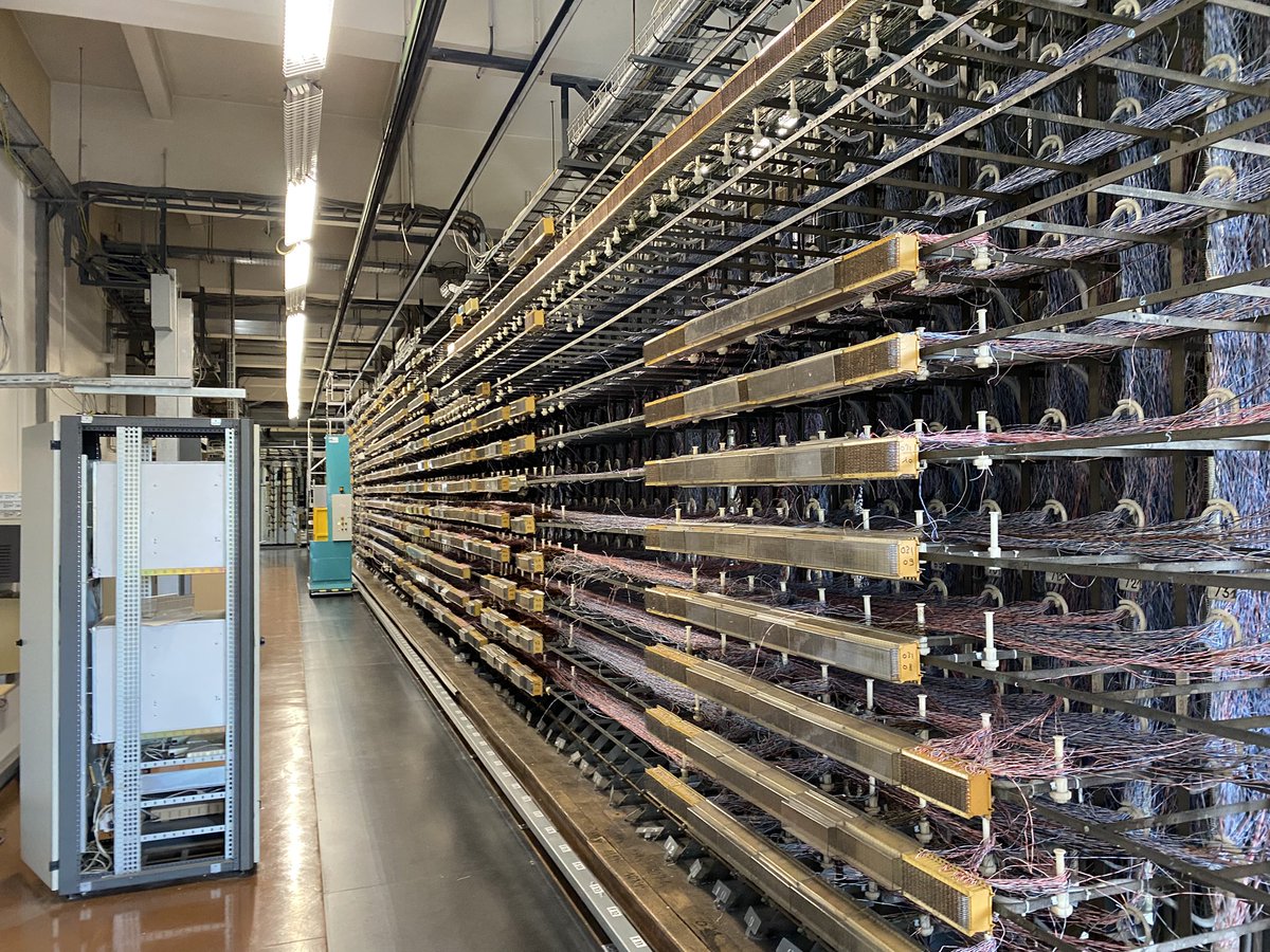 lyondemain's tweet image. 🟢☎️ URBEX ☎️🟢

👉 Ce vendredi, on vous fait pénétrer dans un lieu sous haute surveillance : le Central Téléphonique Lalande aux Brotteaux !

👉 un bâtiment dessiné par Charles Meysson, témoin de la période Art Déco…. Et un symbole de la mutation techno !
@Mairie6Lyon