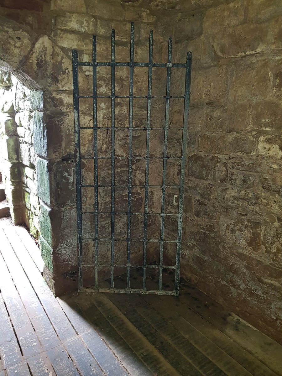 TheHistoryMouse's tweet photo. Fairly authentic looking gates to the basement level of #GoodrichKeep #Thursgate #IronworkThursday #HeidiAtGoodrich https://t.co/kl5t5w5zOX
