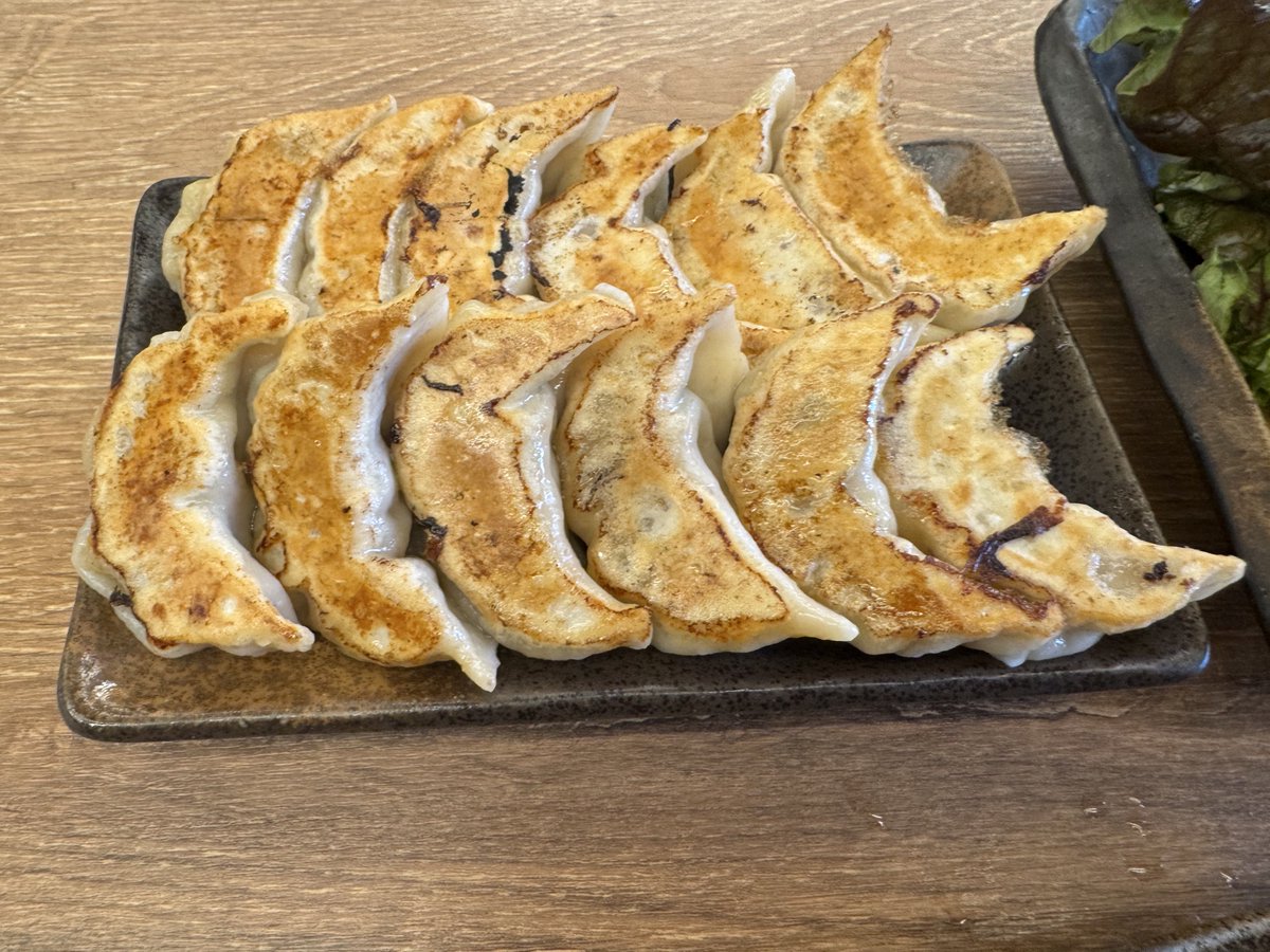 current_29's tweet photo. おはようございます！
昨日無事にバッジを取得して、税理士としての歩みをスタートしました。
気を引き締めて頑張っていきます。

昨日はダンダダンで昼から呑んでました🥟笑
財務省を退職したときと同じダンダダン
これからの転機の定番になりそうです笑 https://t.co/64tGUtylDN