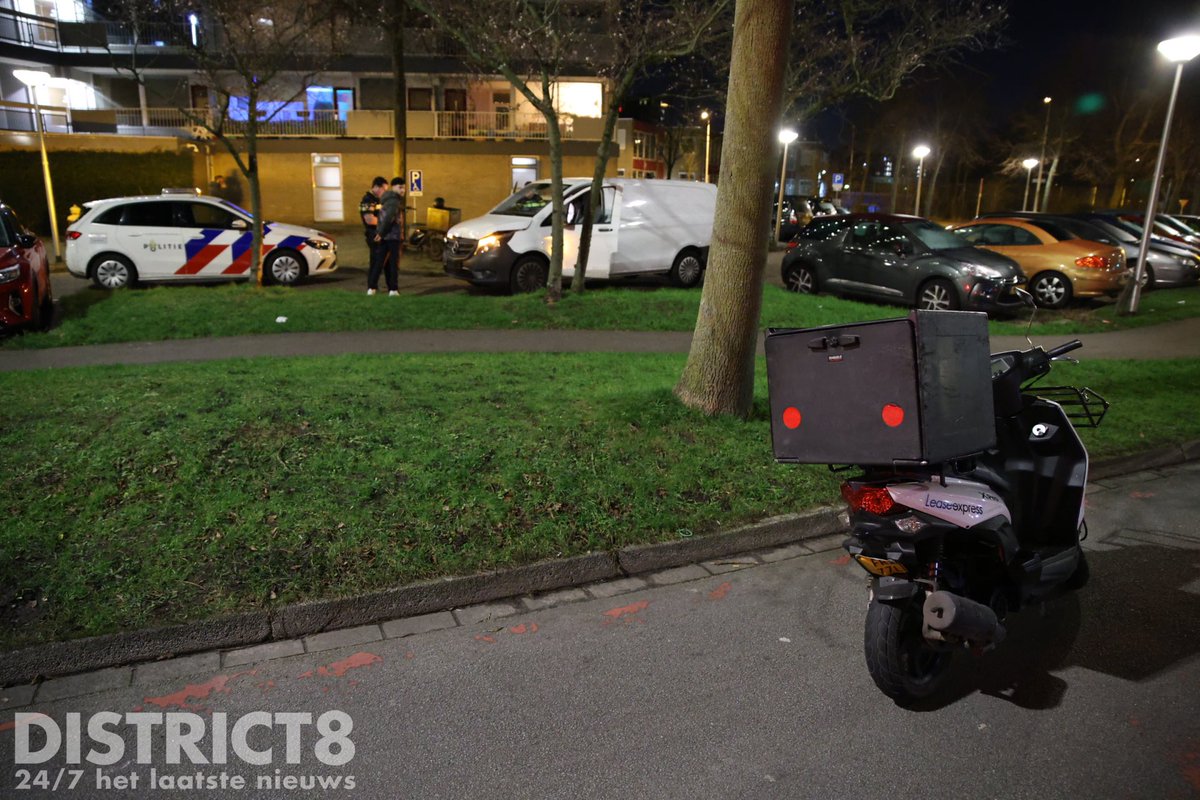 Scooterrijder gewond na aanrijding met busje in Delft