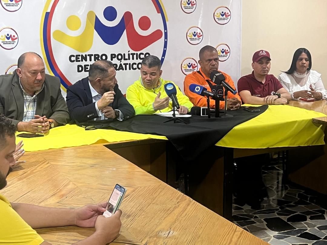 Expresidente de la Asamblea Nacional, Luis Parra indicó que decidieron construir un Centro Político Democrático para la renovación y busca un cambio político en Venezuela

Ese centro estará conformado por Primero Venezuela, Primero Justicia, Unidad Visión Venezuela, entre otras.