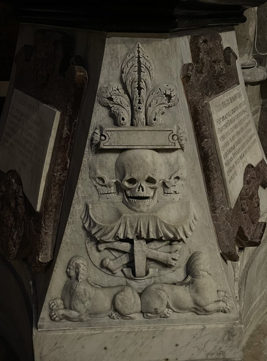 bvrnedthechurch's tweet photo. Le week-end dernier c’était basilique saint Denis au menu !! https://t.co/HVDN24Ljb2