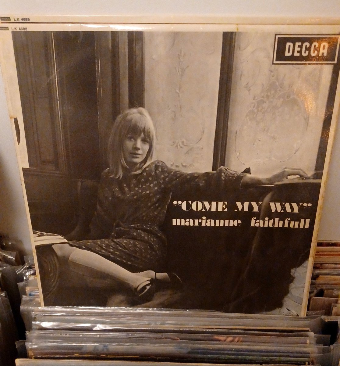 In 1965 Decca wanted #MarianneFaithful to release pop hits... she had her own ideas of what she wanted to create. Testament to her spirit she agreed to the one on the left only if they let her record the one on the right. Both wonderful...bur the one on the right is a masterpiece