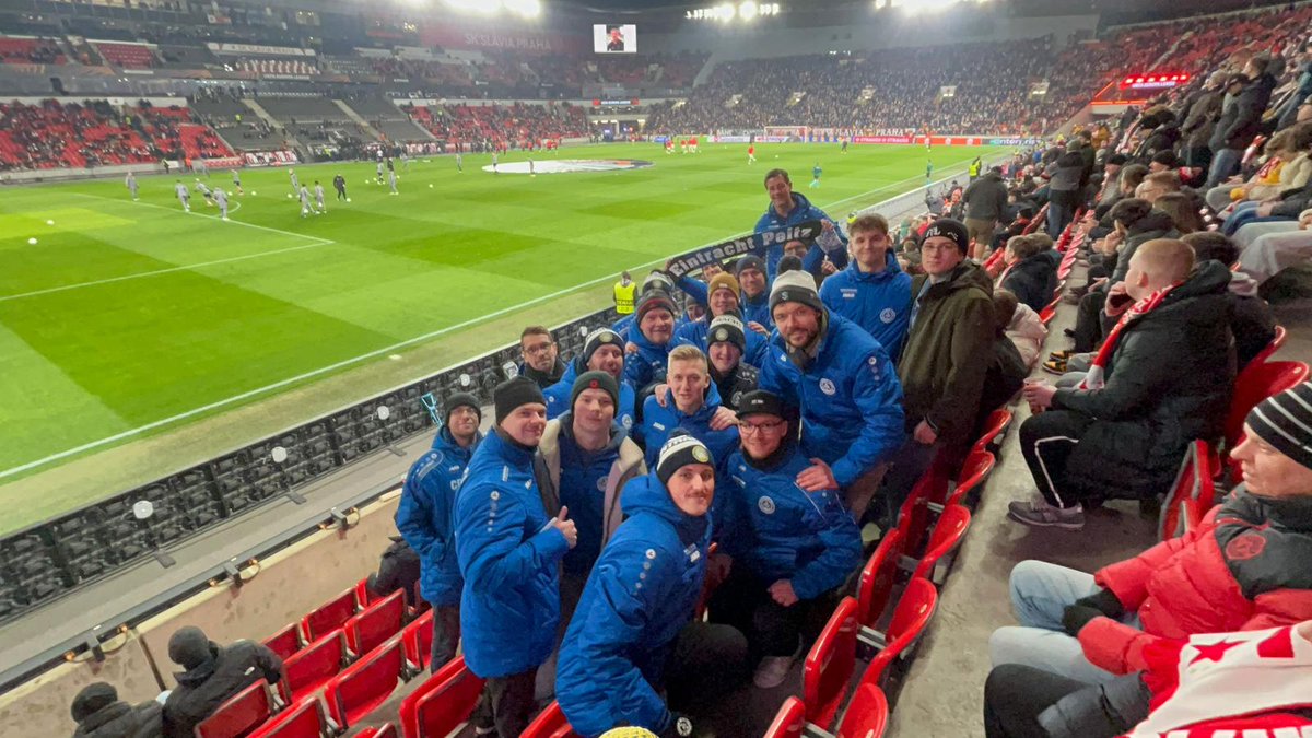 Slavia Prag🇨🇿 vs. Malmö FC🇸🇪

Zum Abschluss des 1. Trainingstages ging als Team es zum Euroleague-Leckerbissen nach Prag. Knapp 20.000 Zuschauer waren zu Gast und sahen das 2:2. Danach ging es aber schleunigst wieder nach Lovosice um sich aufs Training vorzubereiten.